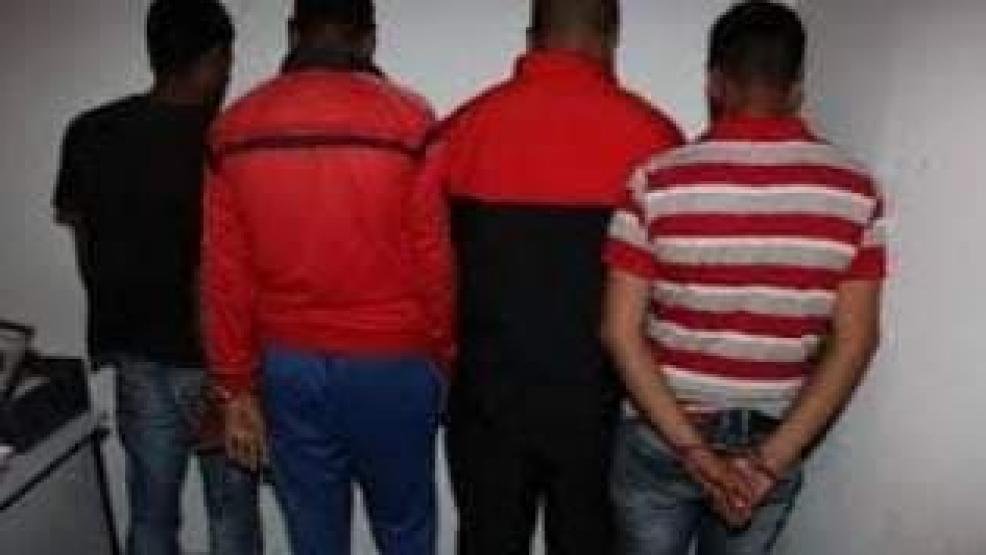 لصوص يهاجمون أسرة في الطريق قادمة  من مناسبة اجتماعية