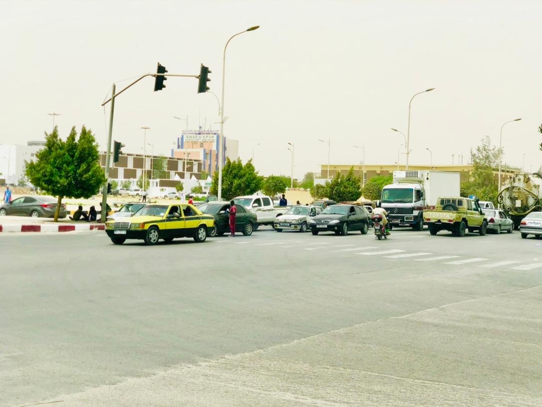 موريتانيا: مسح زجاج السيارات … قبلة الأطفال الجديدة للعمل.