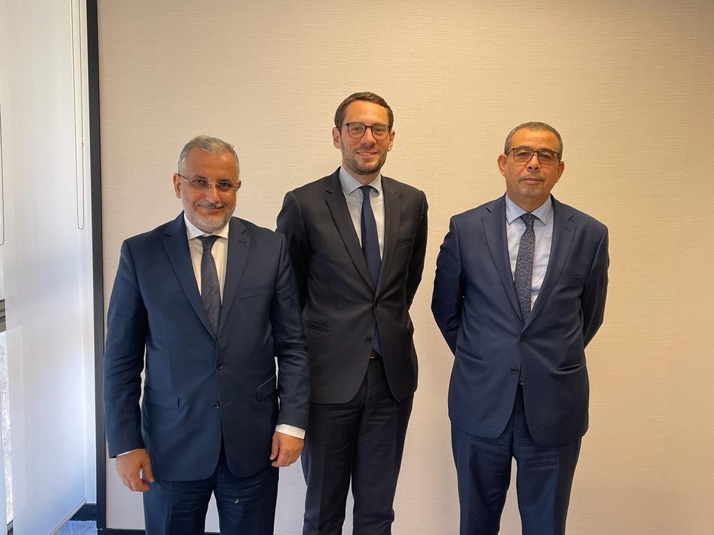 وفد منطقة نواذيبو الحرة البارز يواصل اجتماعاته ومشاوراته بباريس