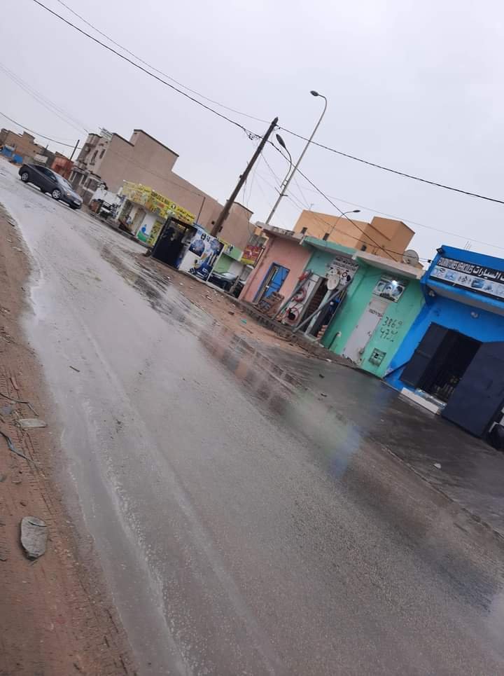 هطول أمطار غزيرة على مدينة نواذيبو والسلطات المعنية تتدخل