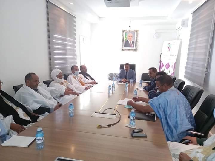 الأمين العام لسلطة منطقة نواذيبو الحرة يجتمع بمكتب اتحادية التجار الجهوي