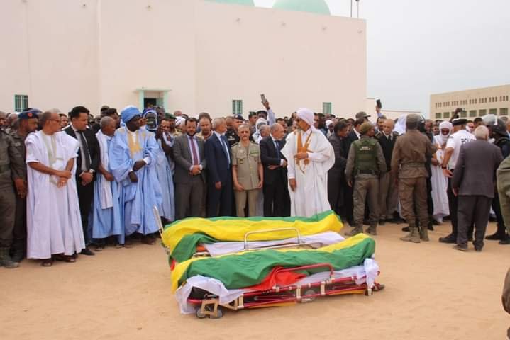 صلاة الجنازة على الحريسسن الشهيدين اثر عملية فرار سجناء سلفيين من سجن نواكشوط