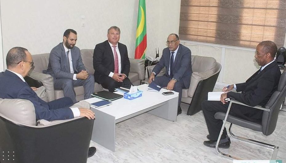 وزير المالية الموريتاني يستقبل وفدا من شركة كونروس