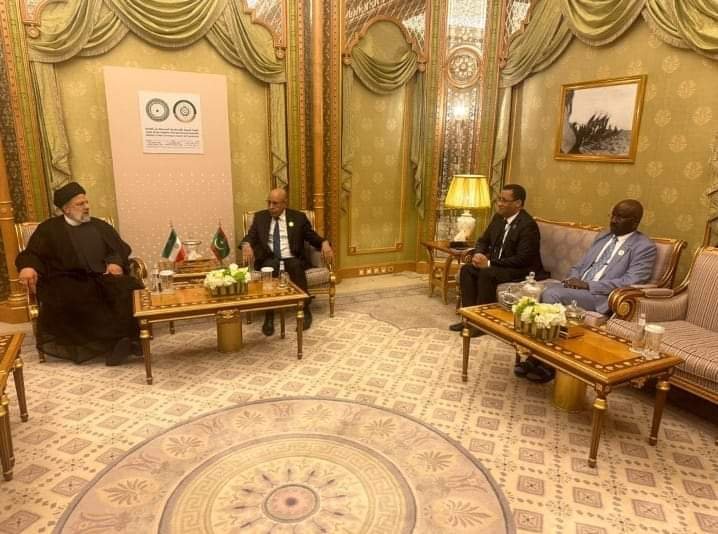 ولد الغزواني يجتمع مع نظيره الايراني على هامش القمة الاسلامية بالرياض