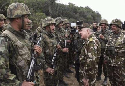 اعلن الجيش الجزائري القضاء على 6 مسلحين وصفهم بالإرهابيين،