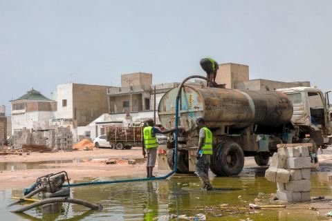 شفط المياه يبدأ في أحياء المسؤولين ويُهمّش بقية سكان نواكشوط
