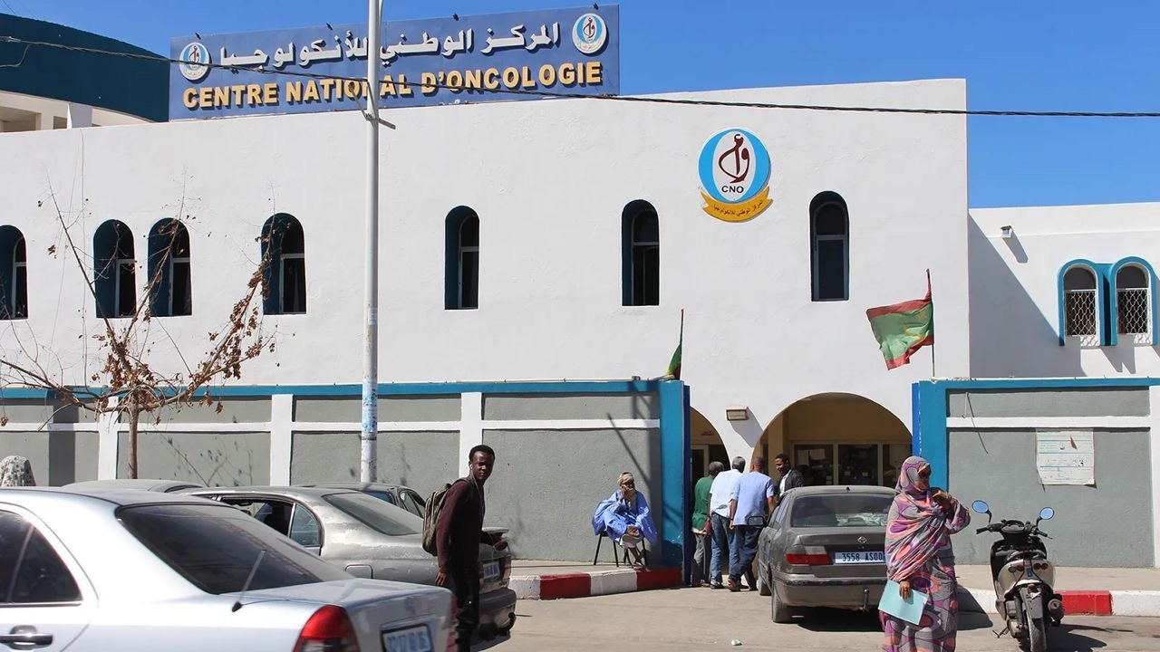 عقوديو مستشفى “الأنكولوجيا” يشكون التهميش ويطالبون بحقوقهم